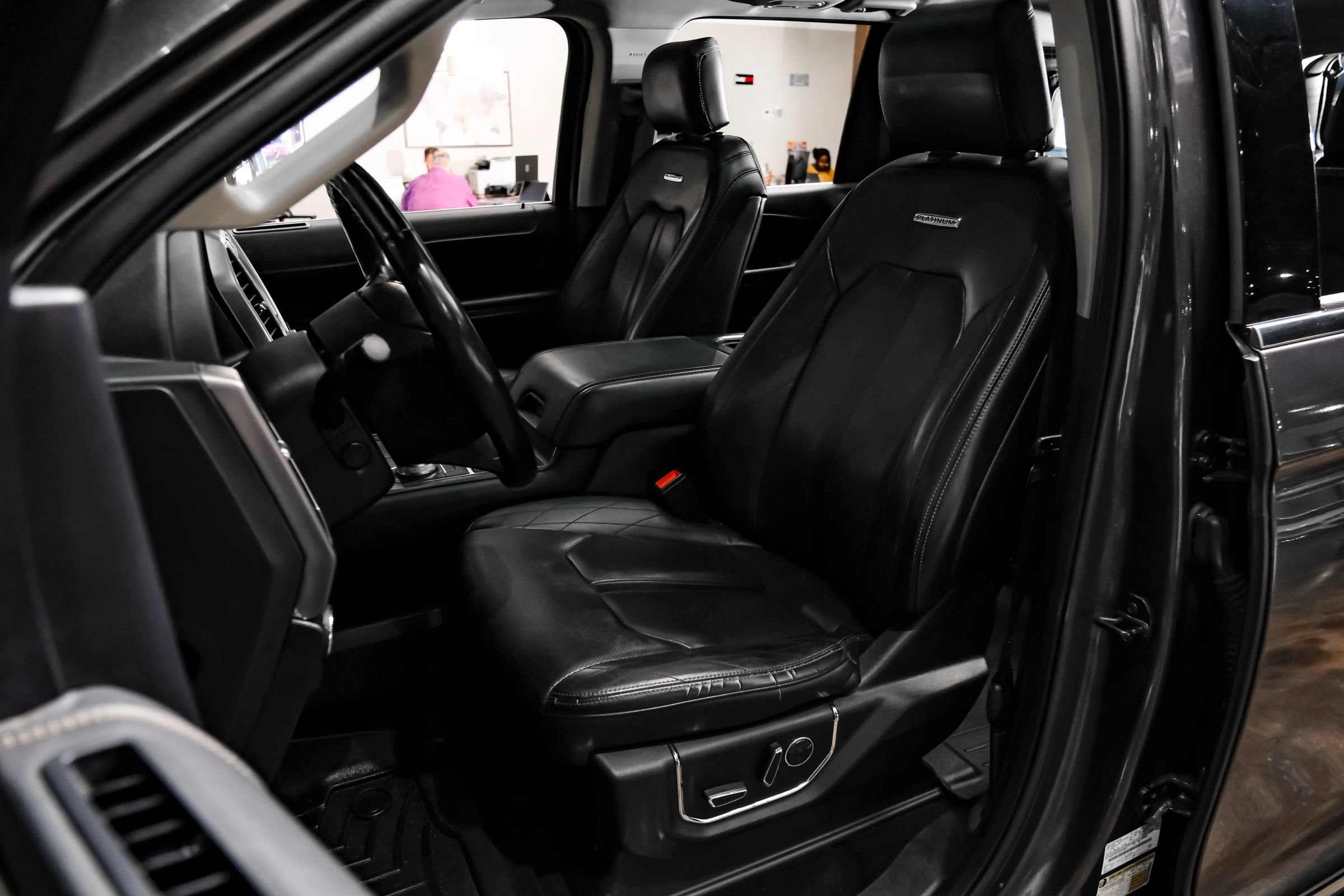 Used 2019 Ford Expedition Max Platinum AWD/4WD image 39