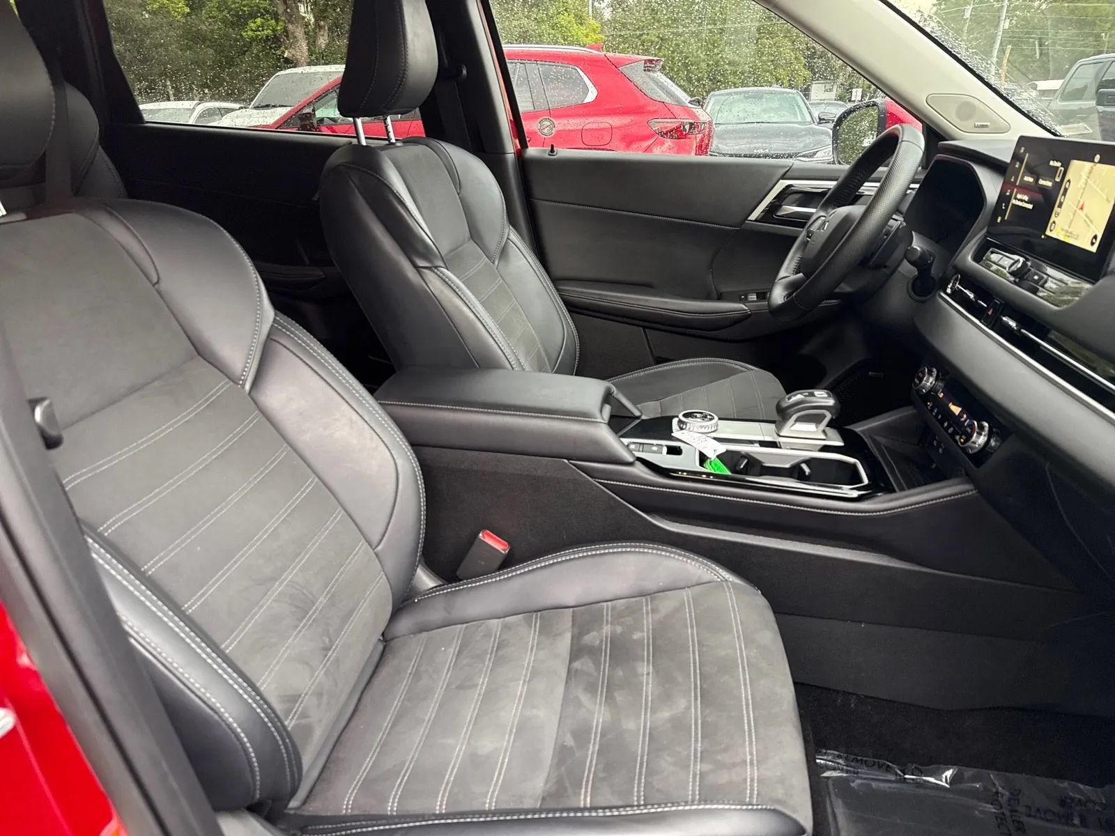 Used 2025 Mitsubishi Outlander SE FWD image 15