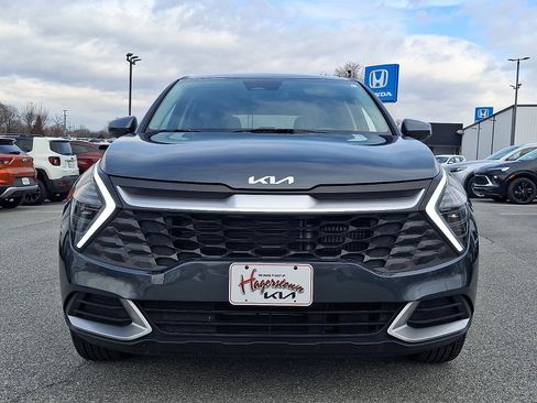 Used 2025 Kia Sportage LX image 2