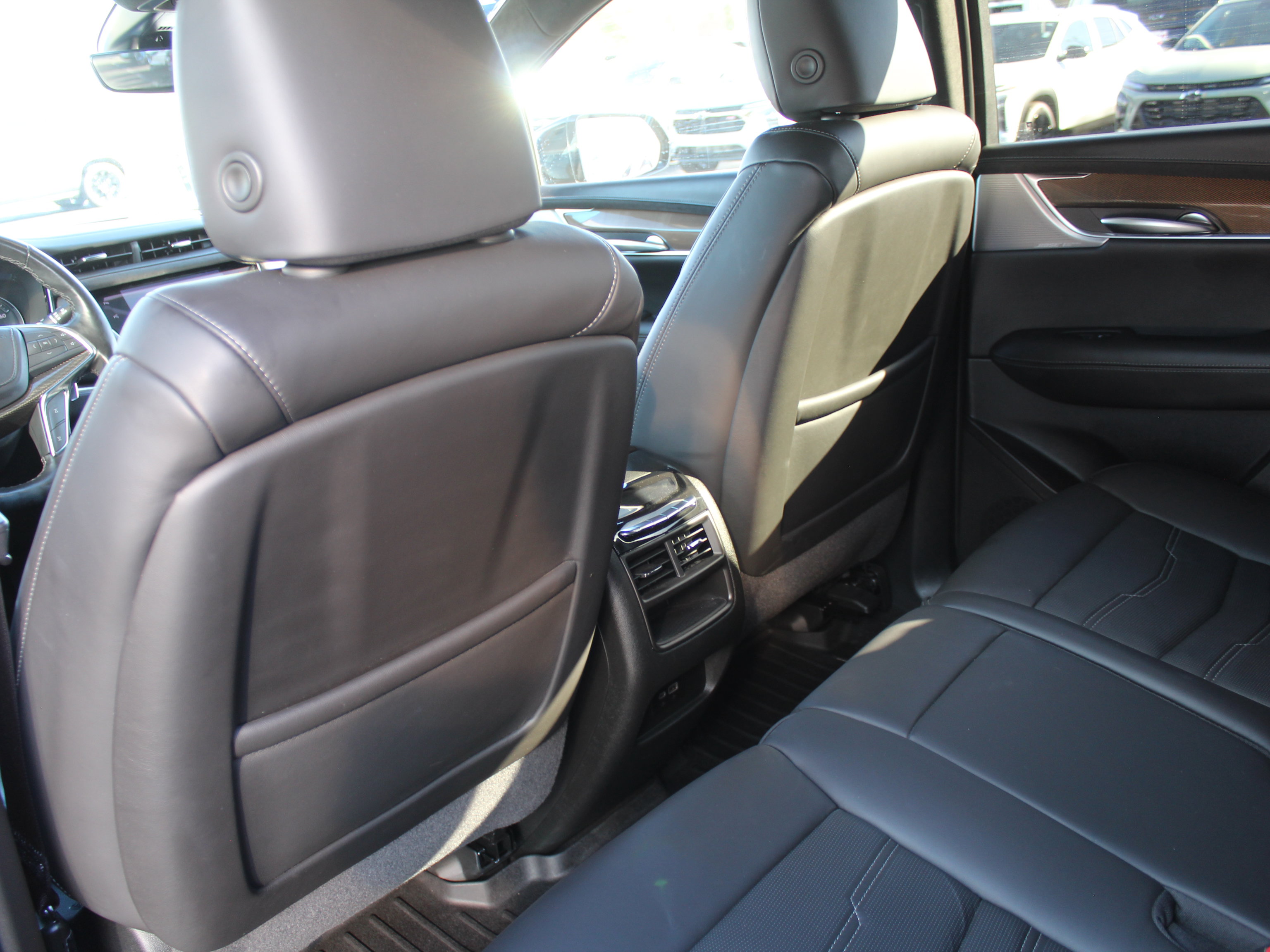 Used 2024 Cadillac XT5 Sportv w/ Platinum Package AWD/4WD image 23