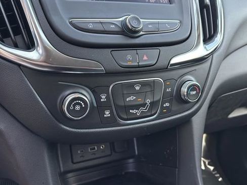 Used 2024 Chevrolet Equinox LT FWD image 30