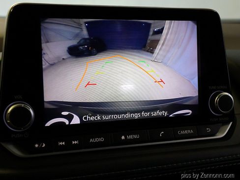 Used 2023 Nissan Rogue S AWD/4WD image 18