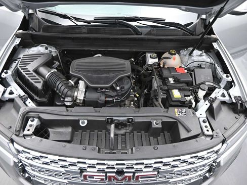 Used 2020 GMC Acadia Denali w/ LPO, Adventure Package AWD/4WD image 22