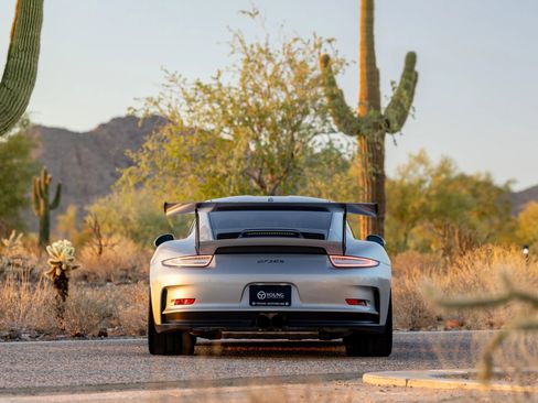 Used 2016 Porsche 911 GT3 RS image 9