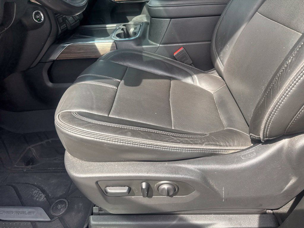 Used 2020 Chevrolet Silverado 2500 High Country w/ Technology Package AWD/4WD image 11