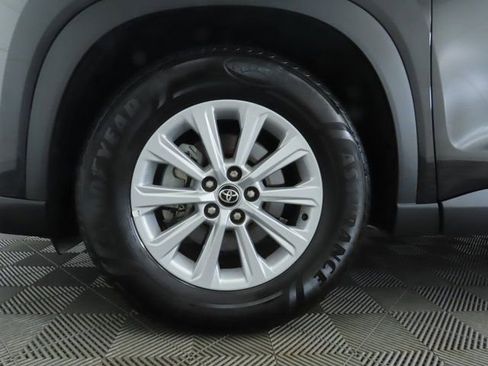 Used 2025 Toyota Grand Highlander FWD image 30