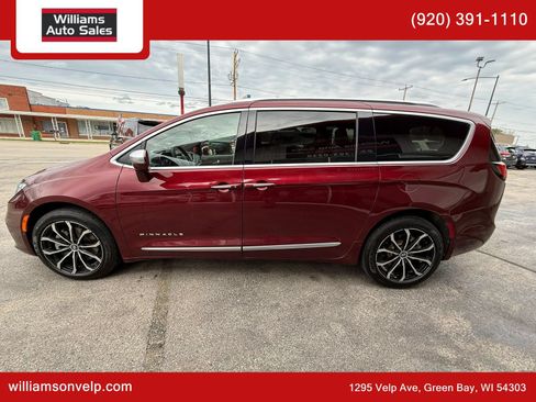 Used 2022 Chrysler Pacifica Pinnacle AWD/4WD image 7