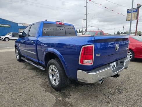 Used 2018 RAM 1500 Laramie w/ Convenience Group AWD/4WD image 5