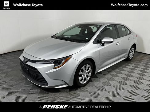 Used 2025 Toyota Corolla LE FWD image 1