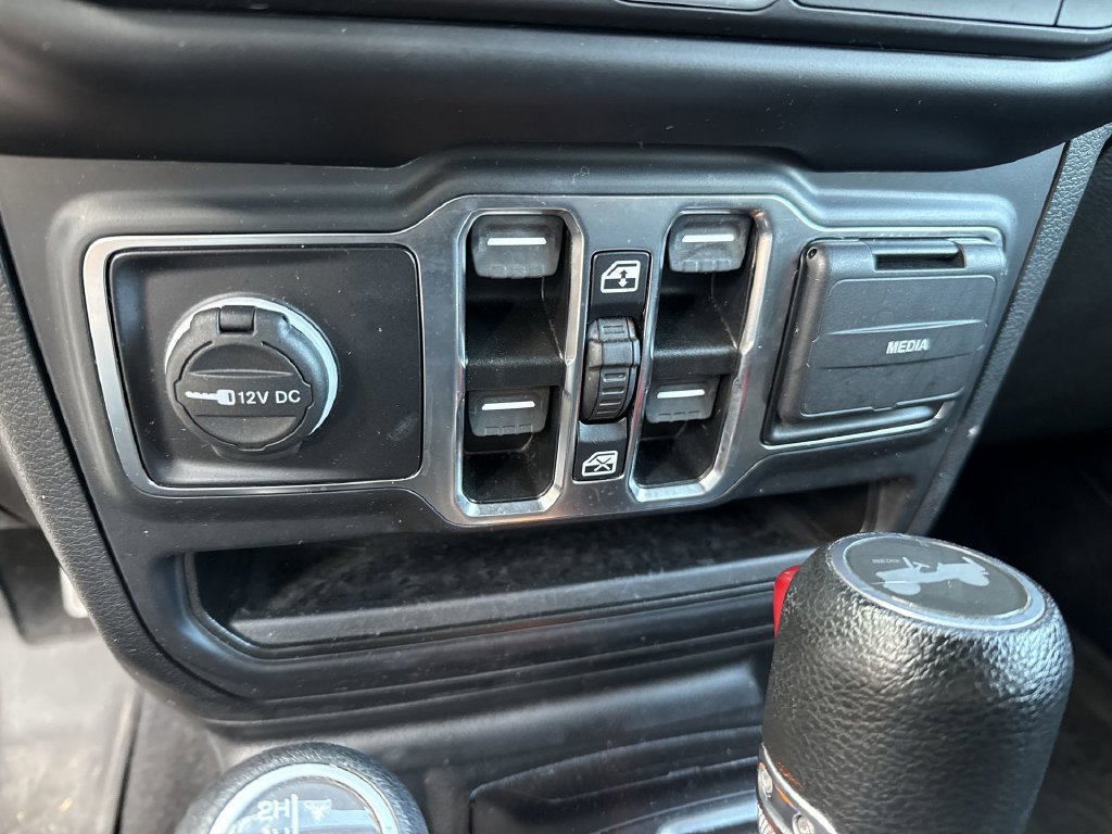 Used 2022 Jeep Wrangler Unlimited Sport AWD/4WD image 26