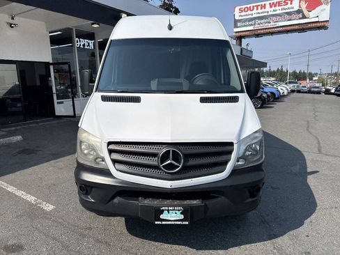 Used 2014 Mercedes-Benz Sprinter 2500 image 11