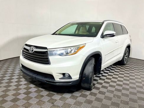 Used 2016 Toyota Highlander XLE w/ Protection Package #3 AWD/4WD image 12