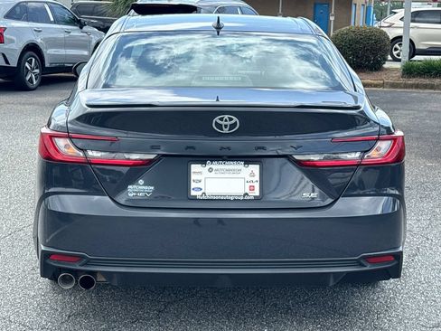 Used 2025 Toyota Camry SE FWD image 4