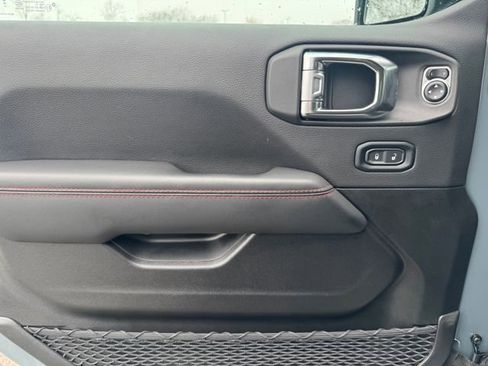 Used 2025 Jeep Wrangler Unlimited Rubicon w/ Steel Bumper Group image 12