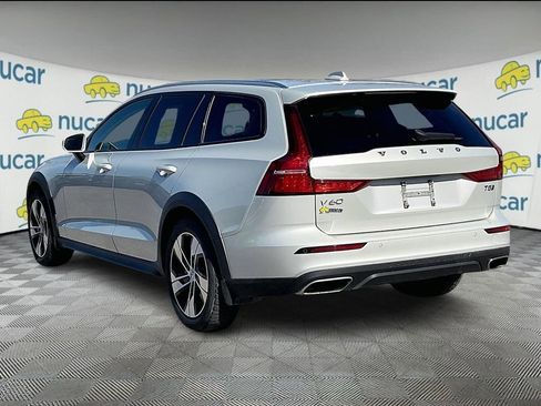 Used 2020 Volvo V60 T5 Cross Country w/ Protection Package image 4