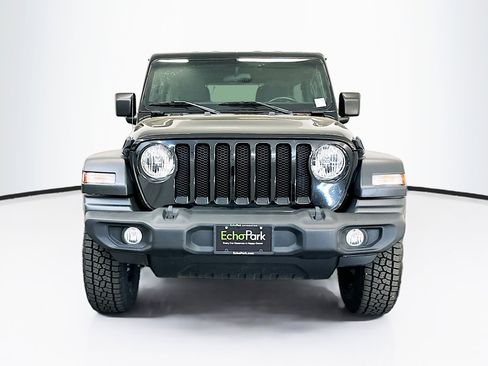Used 2022 Jeep Wrangler Sport S image 2