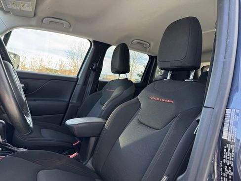 Used 2020 Jeep Renegade Trailhawk w/ Cold Weather Group image 9