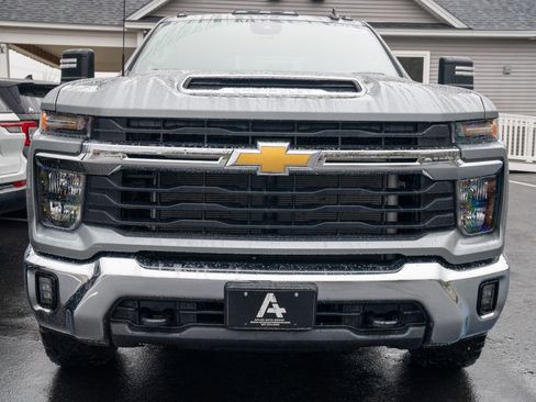 Used 2025 Chevrolet Silverado 2500 LT w/ Convenience Package image 10