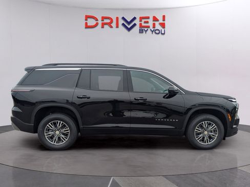 New 2026 Chevrolet Traverse LT w/ Driver Confidence Package image 6