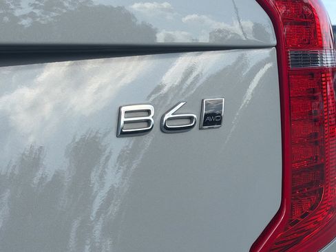 Used 2024 Volvo XC90 B6 Plus AWD/4WD image 43