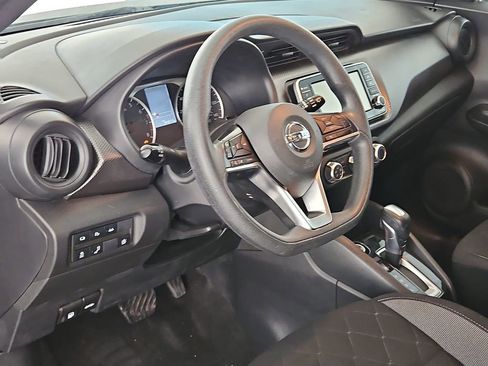 Used 2020 Nissan Kicks S image 16