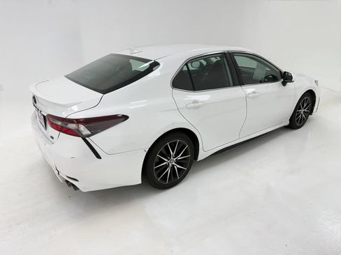 Used 2022 Toyota Camry SE FWD image 21