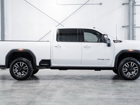 Used 2022 GMC Sierra 2500 AT4 w/ AT4 Premium Plus Package image 5