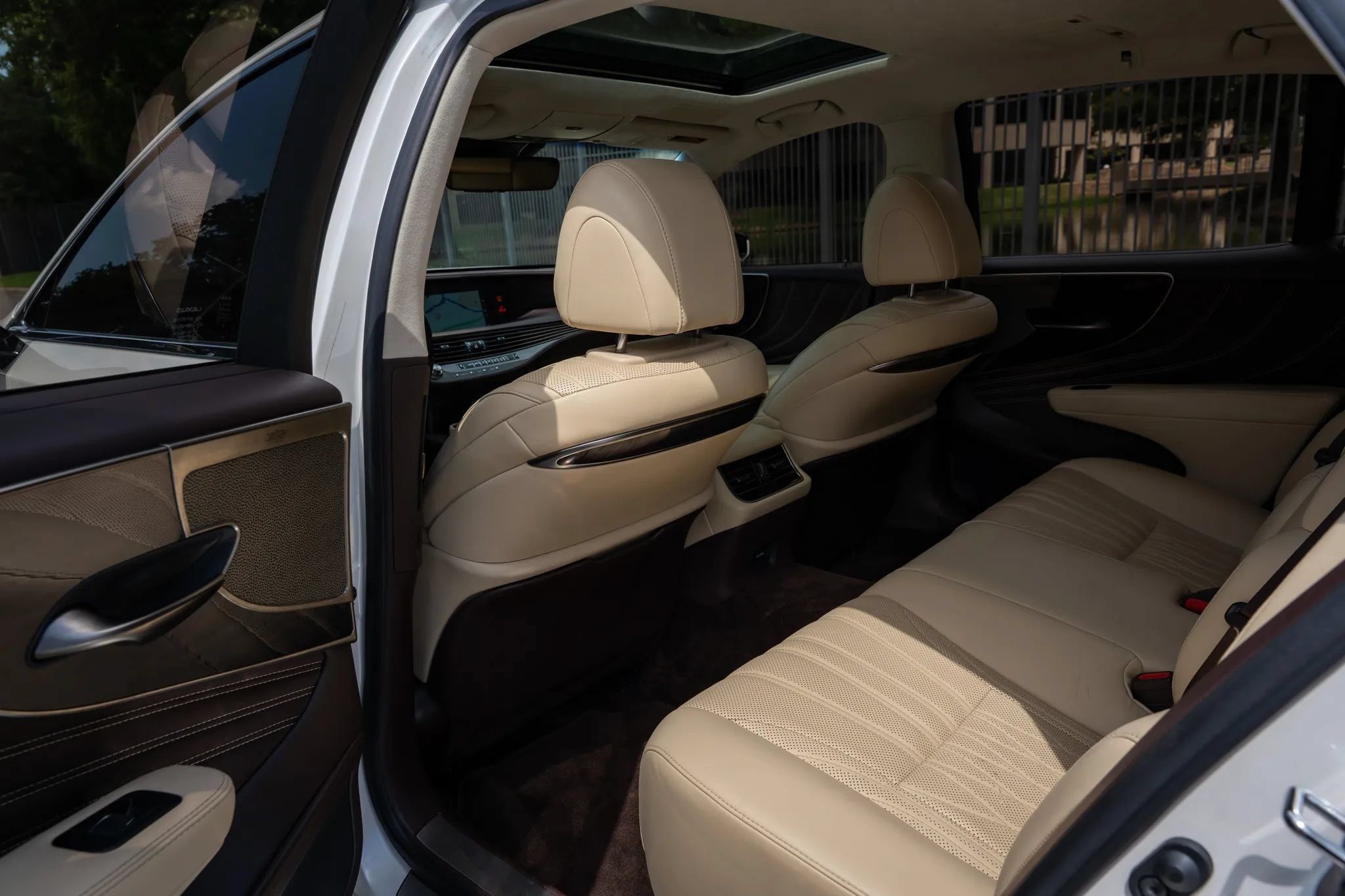 Used 2018 Lexus LS 500 w/ Interior Upgrade Package RWD image 13
