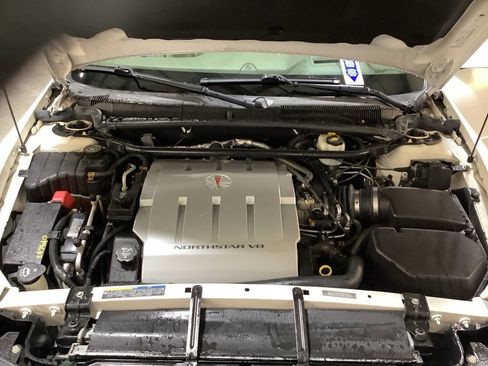 Used 2005 Pontiac Bonneville GXP FWD image 17