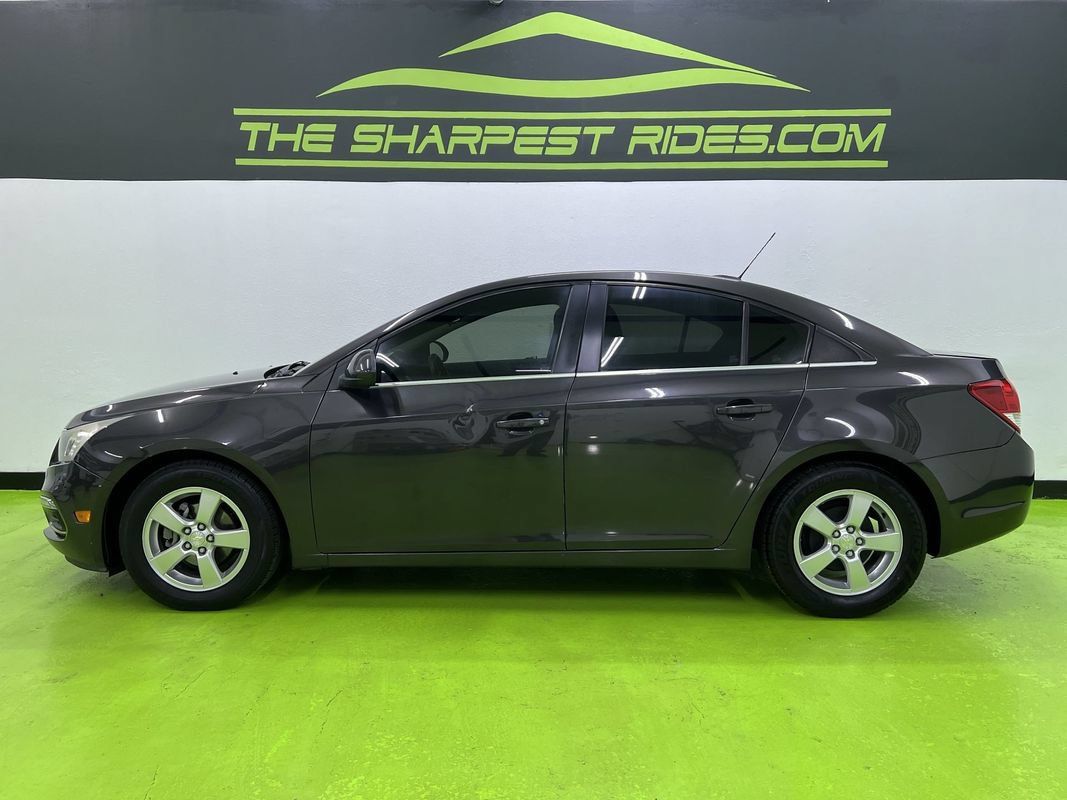 Used 2016 Chevrolet Cruze LT w/ Technology Package FWD image 6