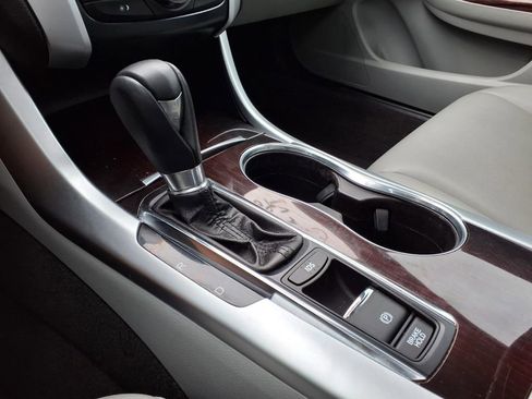 Used 2015 Acura TLX FWD image 22