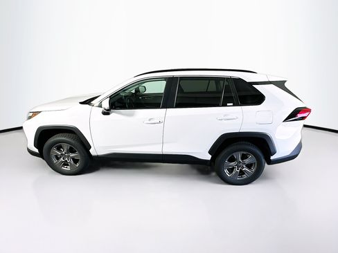 Used 2025 Toyota RAV4 XLE FWD image 4