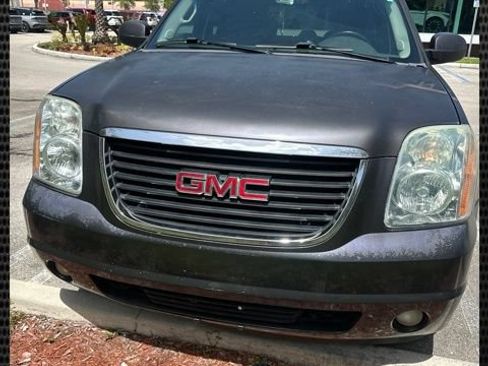 Used 2010 GMC Yukon SLT w/ SLT-2 Equipment Package AWD/4WD image 1