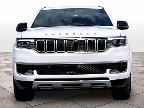Used 2024 Jeep Wagoneer Series II w/ Flexible Seating Group RWD image 3