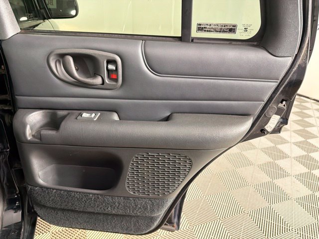 Used 2000 GMC Jimmy SLT w/ Marketing Opt Pkg AWD/4WD image 33