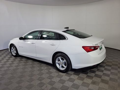 Used 2018 Chevrolet Malibu LS FWD image 3