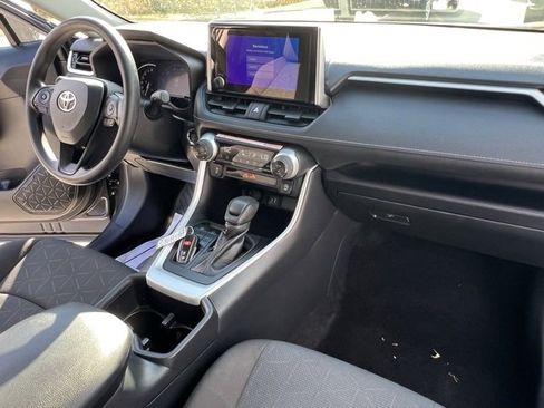 Used 2024 Toyota RAV4 XLE image 31