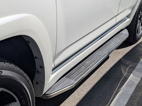 Used 2017 Toyota 4Runner Limited image 9