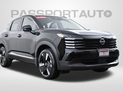 Certified 2025 Nissan Kicks SR image 4