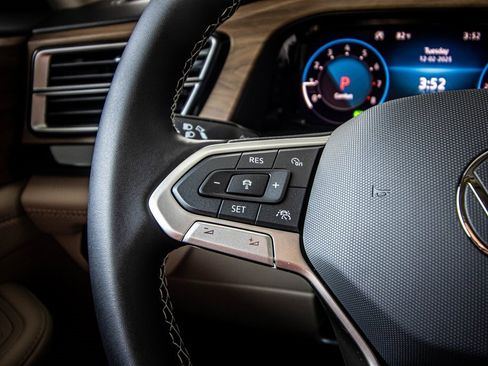 New 2026 Volkswagen Atlas SE image 32