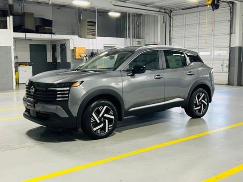 New 2026 Nissan Kicks SV FWD image 12