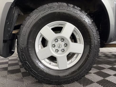 Used 2005 Nissan Frontier SE AWD/4WD image 44