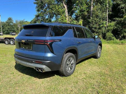New 2025 Chevrolet Traverse LT image 4