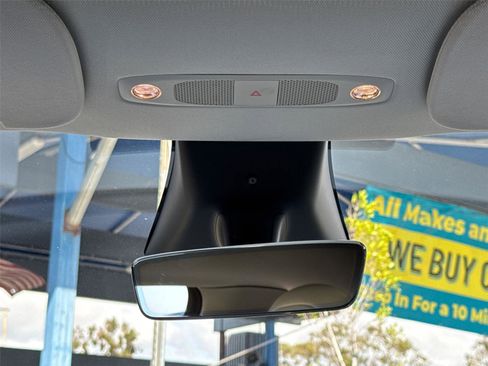 Used 2025 Tesla Model Y Long Range image 28