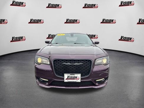 Used 2021 Chrysler 300 Touring L image 2