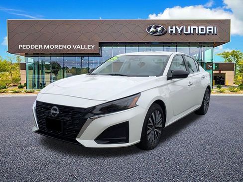 Used 2025 Nissan Altima 2.5 SV image 7