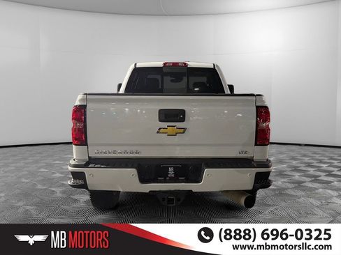 Used 2018 Chevrolet Silverado 3500 LTZ image 4
