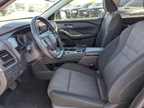 Used 2025 Nissan Rogue SV AWD/4WD image 25