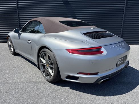 Used 2017 Porsche 911 Carrera image 3