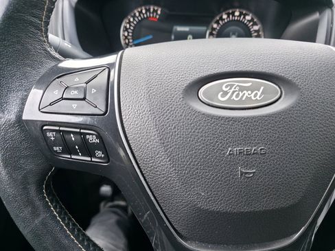 Used 2018 Ford Explorer Platinum image 39